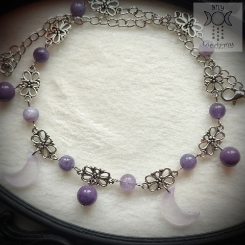 Filigranowy choker lawendowy jadeit księżyce moon