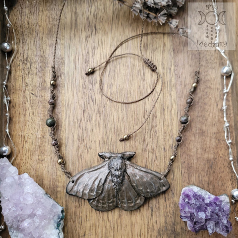 Naszyjnik Duża Ćma Brązowa obsydian śnieżny brązowy dragon blood hematyt moth makrama Naszyjnik Duża Ćma Brązowa obsydian śnieżny brązowy dragon blood hematyt moth makrama