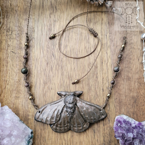 Naszyjnik Duża Ćma Brązowa obsydian śnieżny brązowy dragon blood hematyt moth makrama Naszyjnik Duża Ćma Brązowa obsydian śnieżny brązowy dragon blood hematyt moth makrama