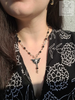 Naszyjnik Moth Bat księżycówka obsydian srebrzysty srebrny Ćma Księżyce