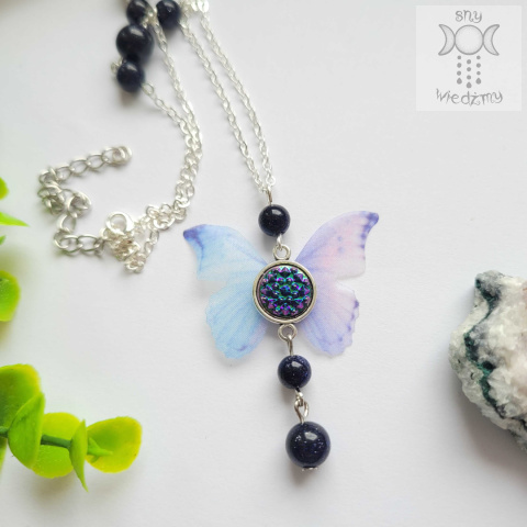 Naszyjnik Motylek niebieski & granat Fairy alternative witchy noc kairu Naszyjnik Motylek niebieski & granat Fairy alternative witchy noc kairu