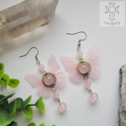 Kolczyki Motylki blady róż Fairy alternative witchy jadeit kwarc różowy Kolczyki Motylki blady róż Fairy alternative witchy jadeit kwarc różowy