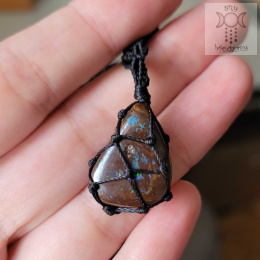 Opal Boulder naszyjnik makrama makramowy