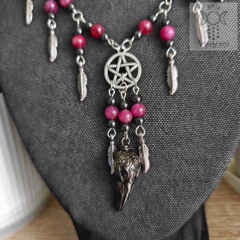 Naszyjnik Krucze Czaszki jadeit bordowy pentagram pentakl pióra witch Naszyjnik Krucze Czaszki jadeit bordowy pentagram pentakl pióra witch