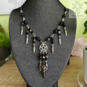 Naszyjnik Krucze Czaszki obsydian srebrzysty pentagram pentakl pióra witch