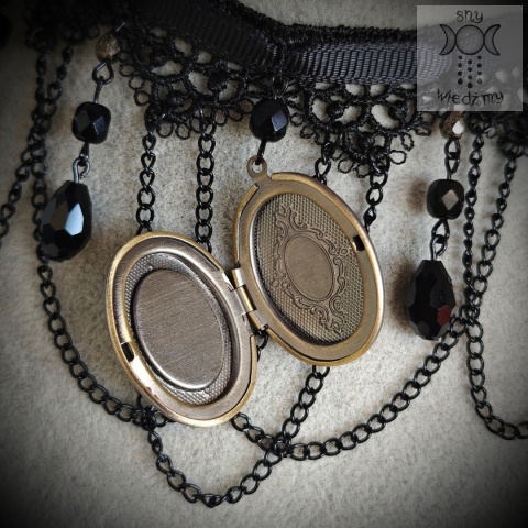 Kolia Dark Locket choker koronka kryształki sekretnik goth gothic