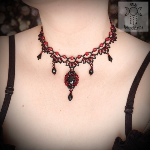 Naszyjnik Vampire Bride kryształki koraliki kolia beading