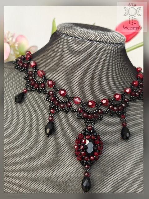 Naszyjnik Vampire Bride kryształki koraliki kolia beading